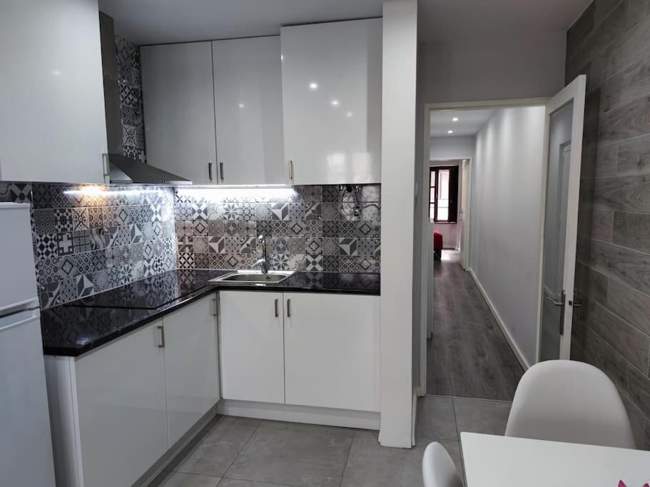 Torre Dos Clerigos Apartment Порту Экстерьер фото